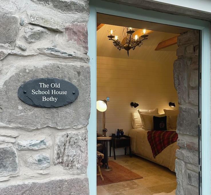 Charming Stone Bothy At Loch Lomond Villa Luss Bagian luar foto