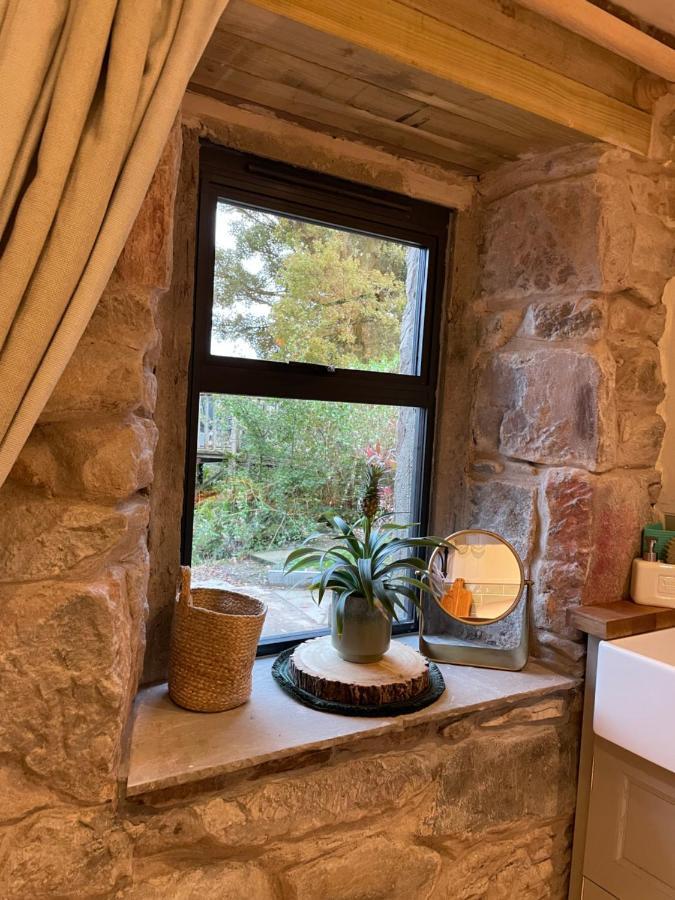 Charming Stone Bothy At Loch Lomond Villa Luss Bagian luar foto