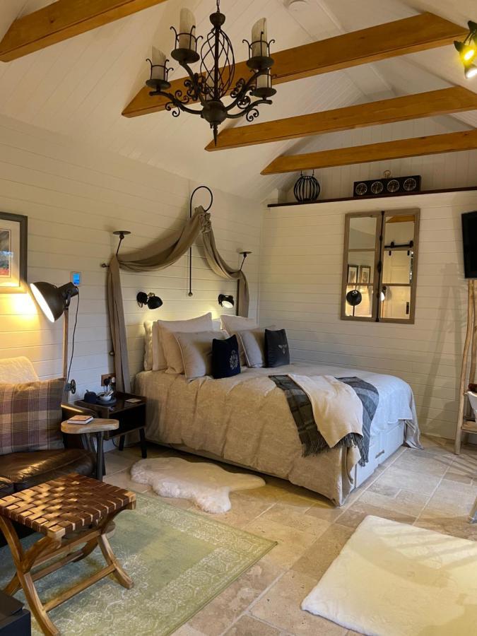 Charming Stone Bothy At Loch Lomond Villa Luss Bagian luar foto